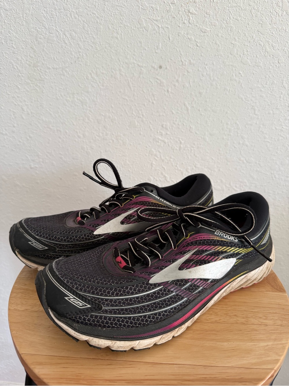 Brooks Glycerin 15 Black Purple Running Shoes Sneakers Women’s size 9.5 Athletic